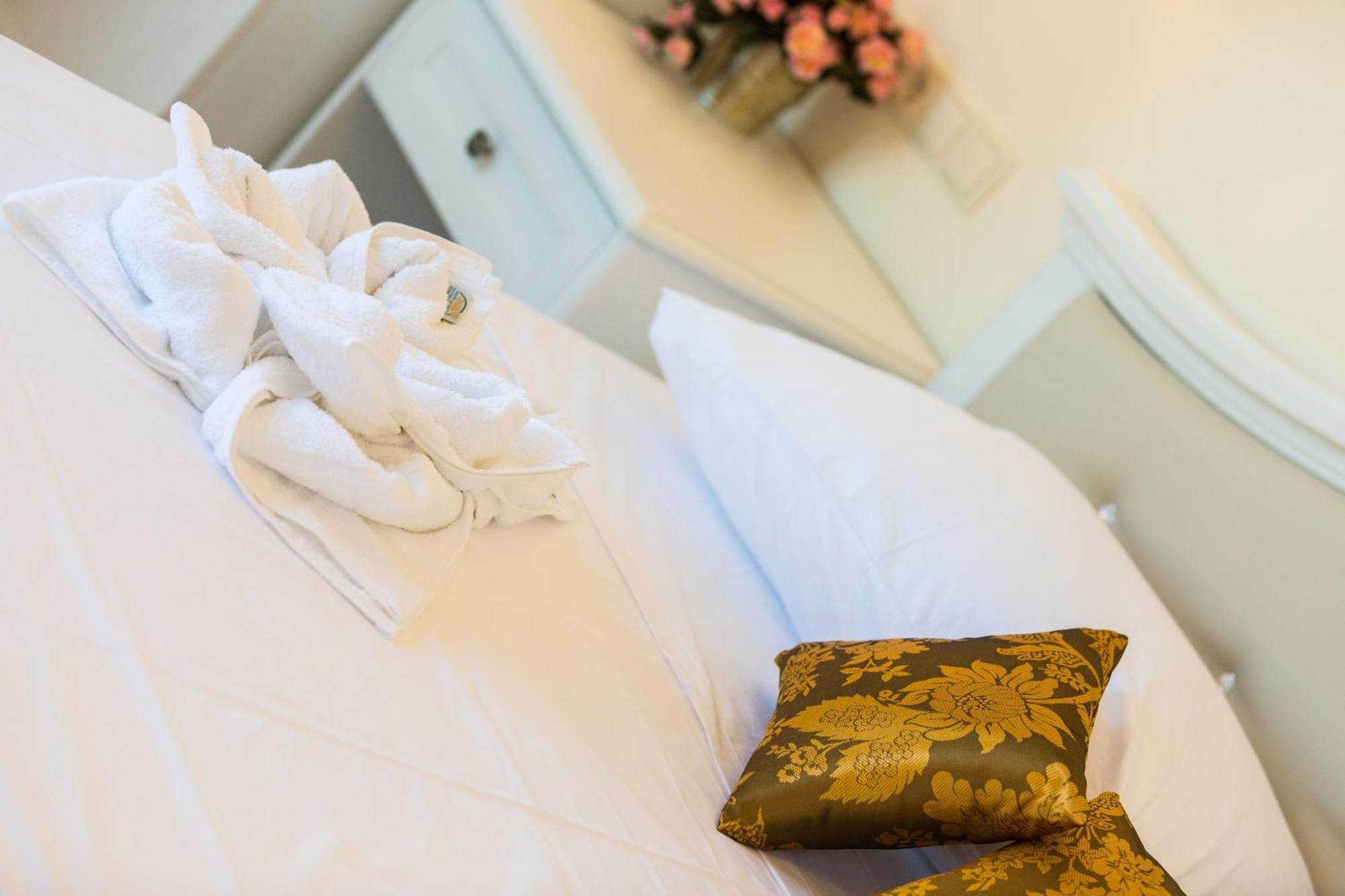 Polyxenia Suites Rethymno Exterior foto
