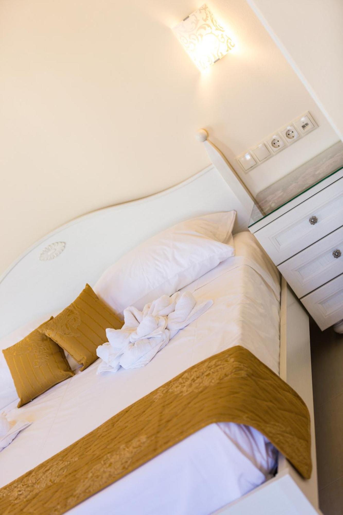 Polyxenia Suites Rethymno Exterior foto