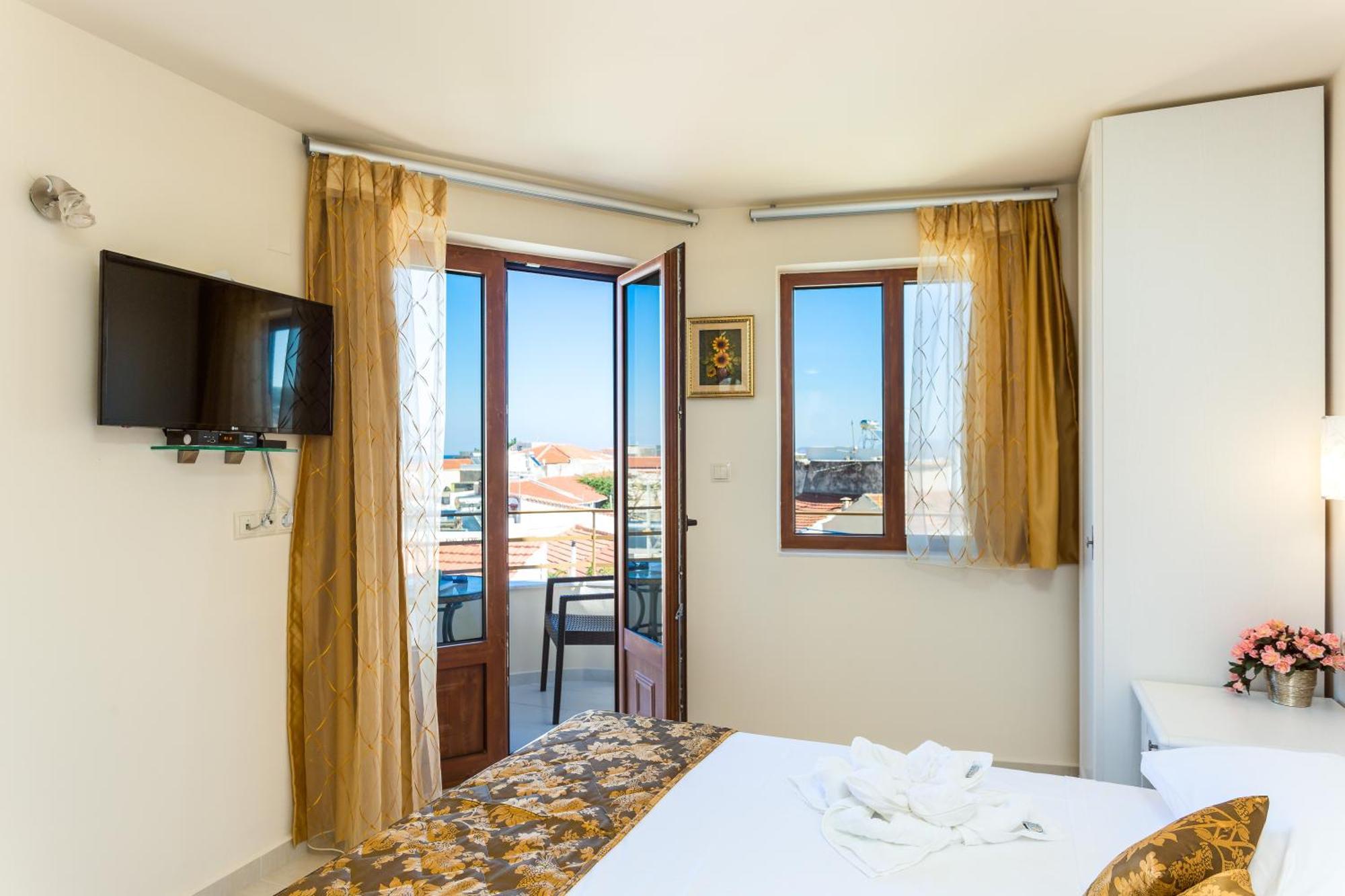 Polyxenia Suites Rethymno Exterior foto