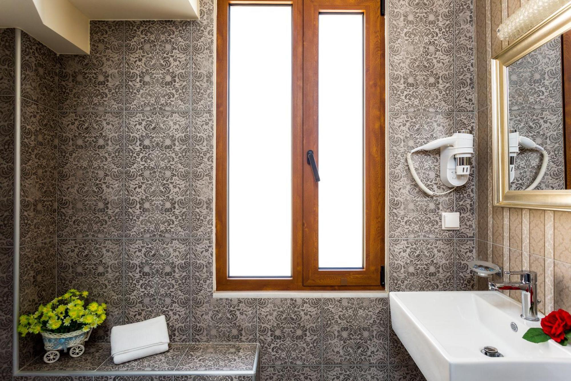 Polyxenia Suites Rethymno Exterior foto